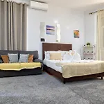 Plaza House